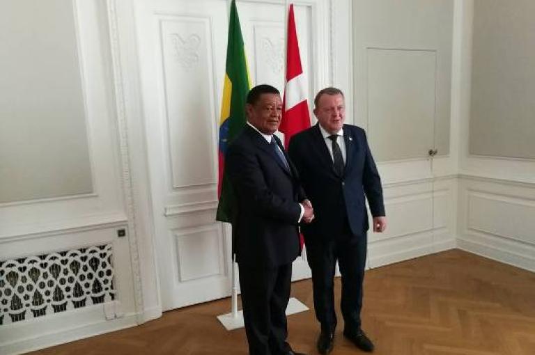 men shaking hands