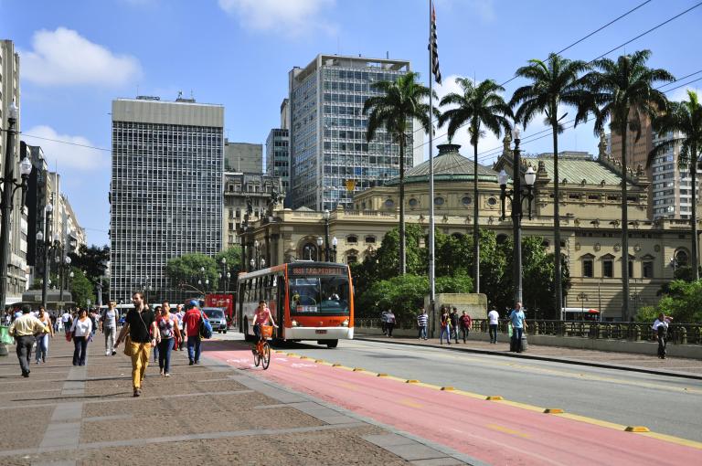 Scaling Up Electrification of Buses Around the World Thumbnail